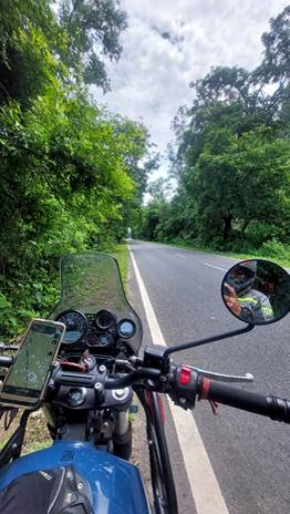 Bike on the go to Pangot